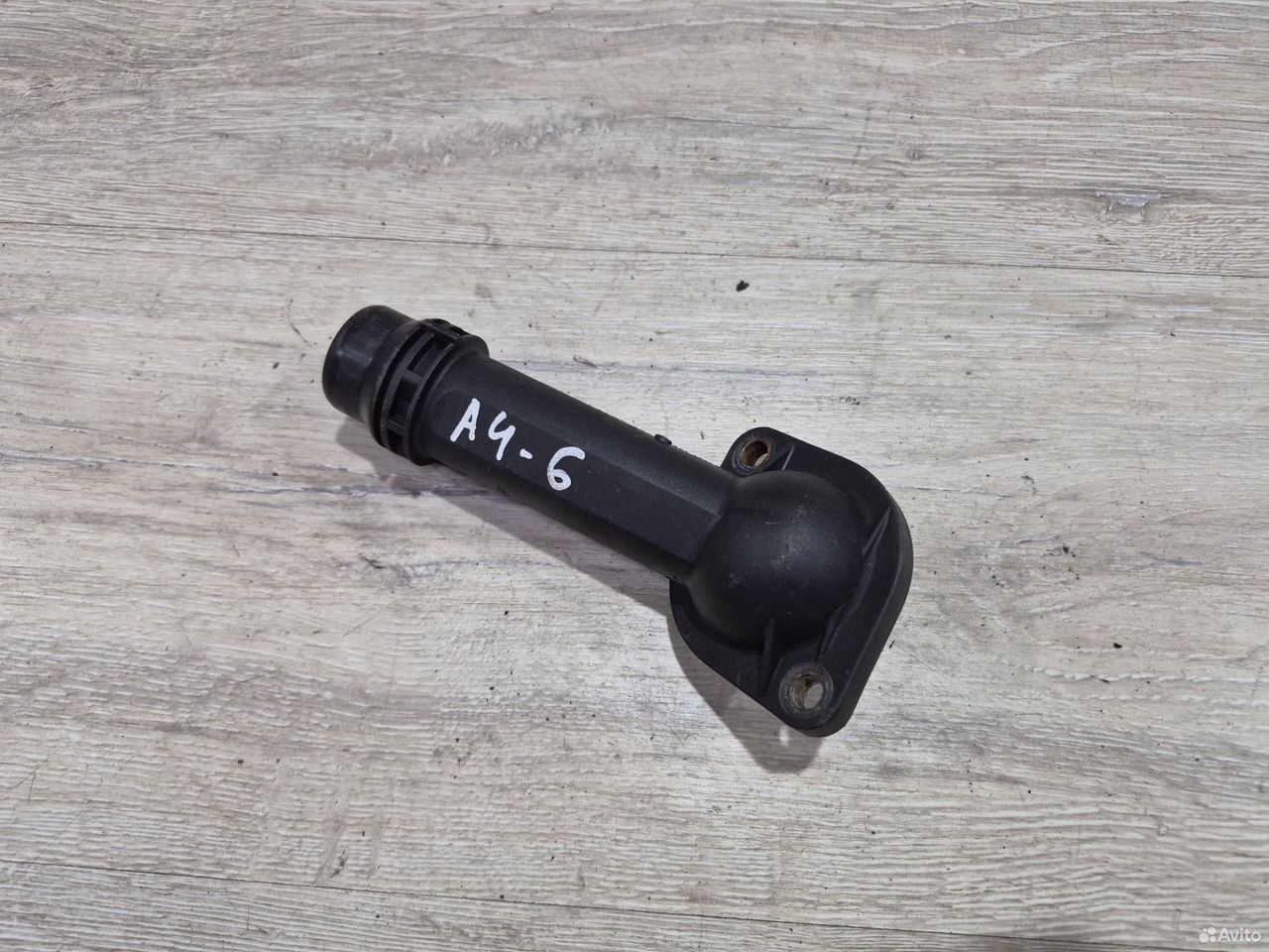 Фланец охлаждения Audi A4 B5 06B121121
