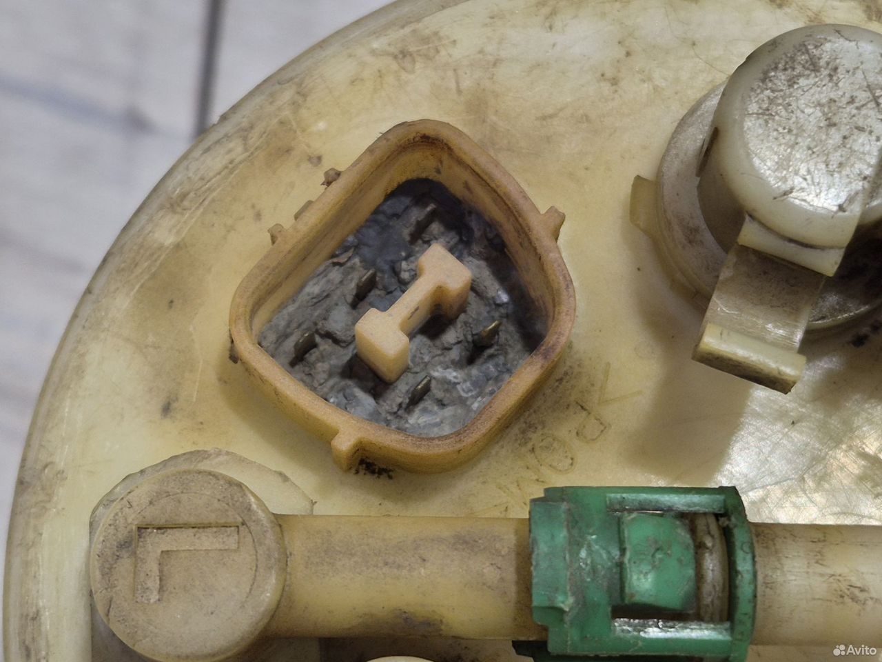 Топливный насос Mitsubishi Carisma 1.8 — фото 3