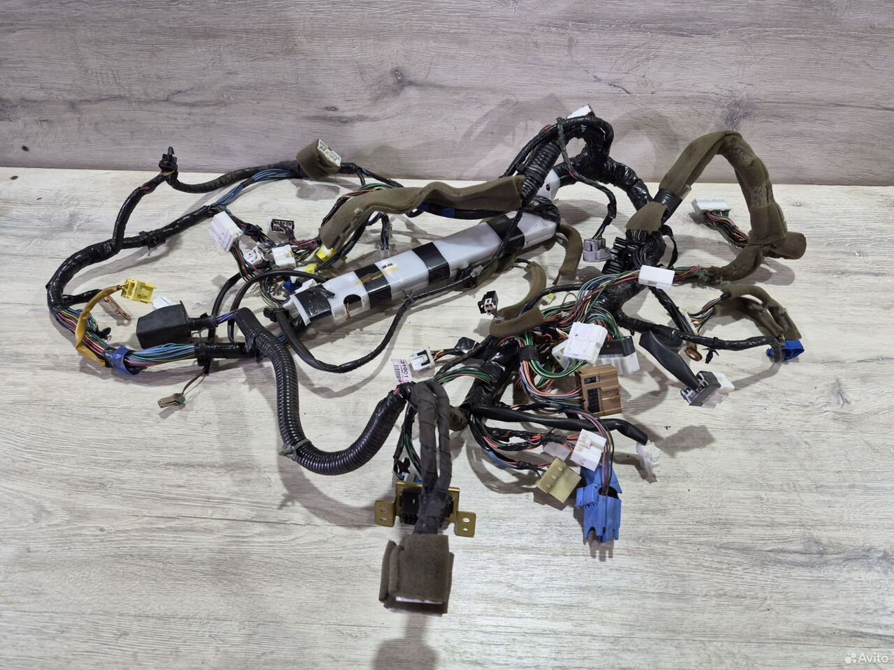Проводка торпедо Nissan Almera Classic 51317-31001