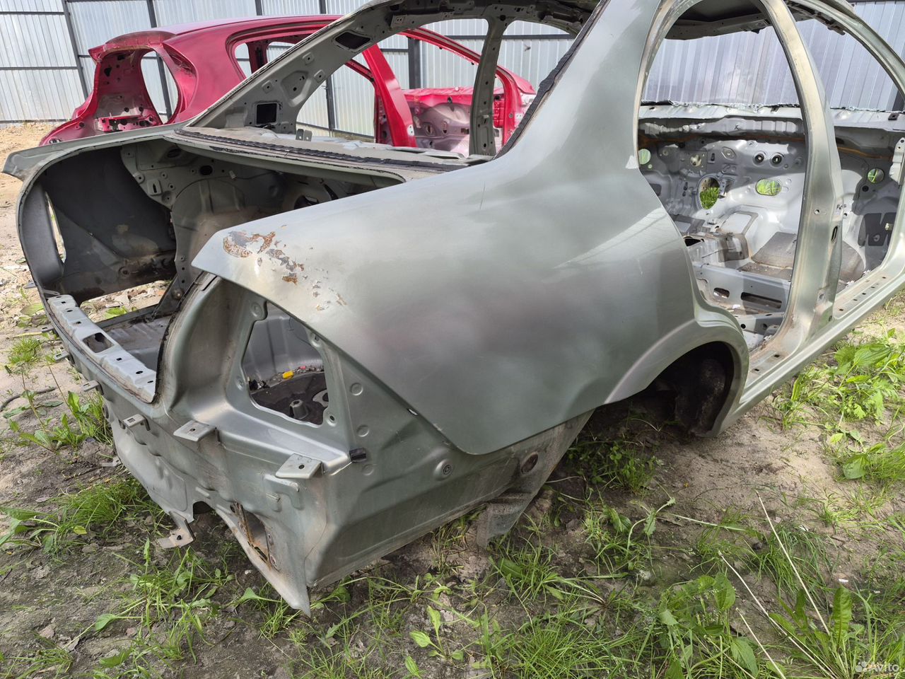Крыло заднее правое Nissan Almera Classic с дефект