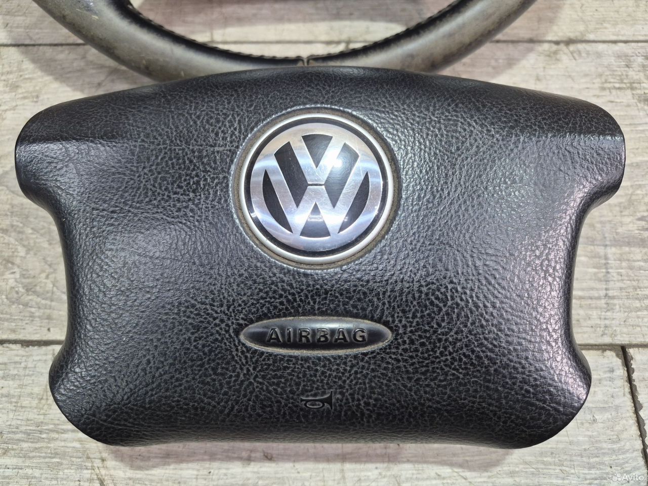 Руль Volkswagen Sharan под перетяжку стерлась кожа — фото 2