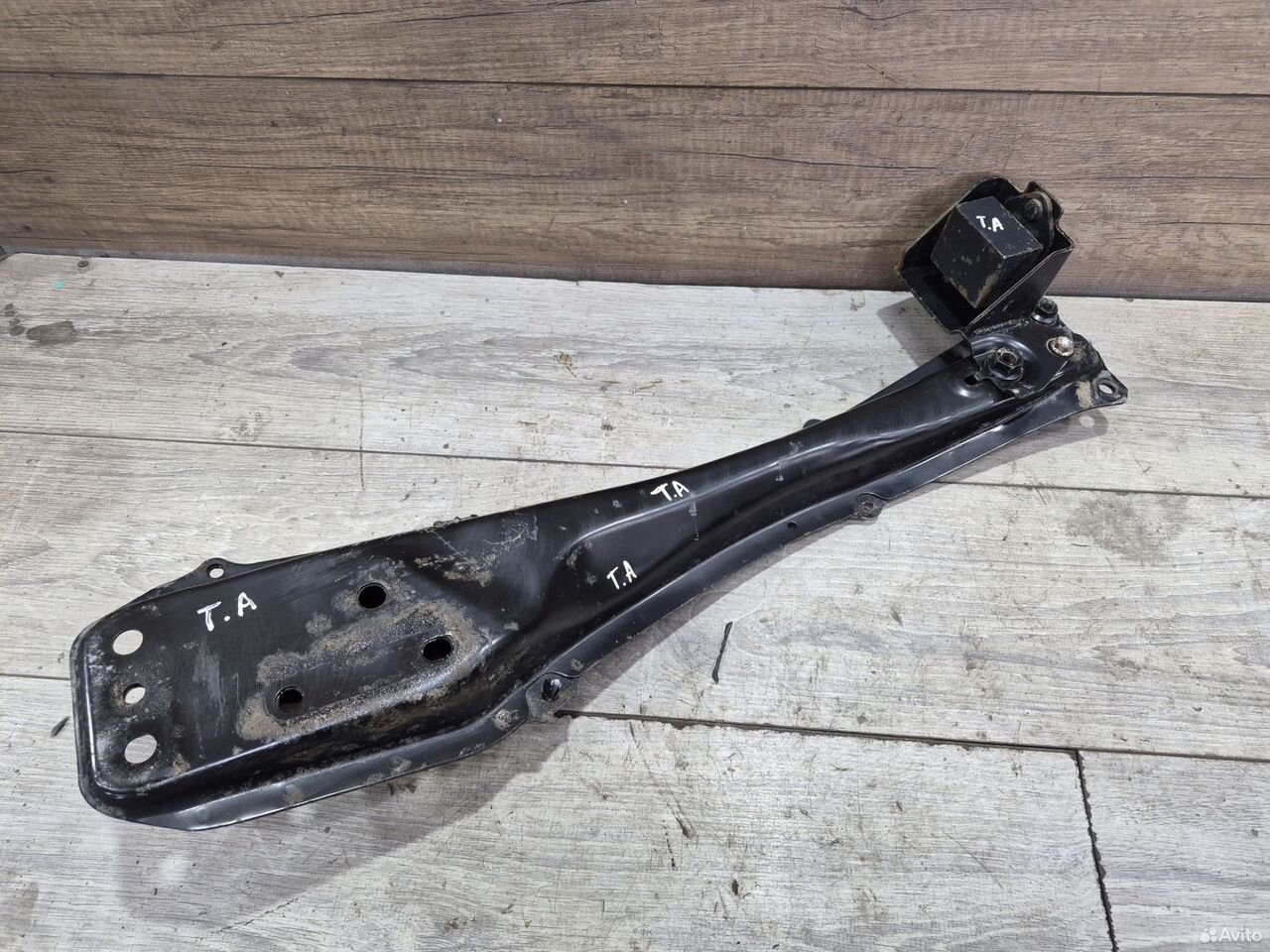 Балка передняя Toyota Avensis T250