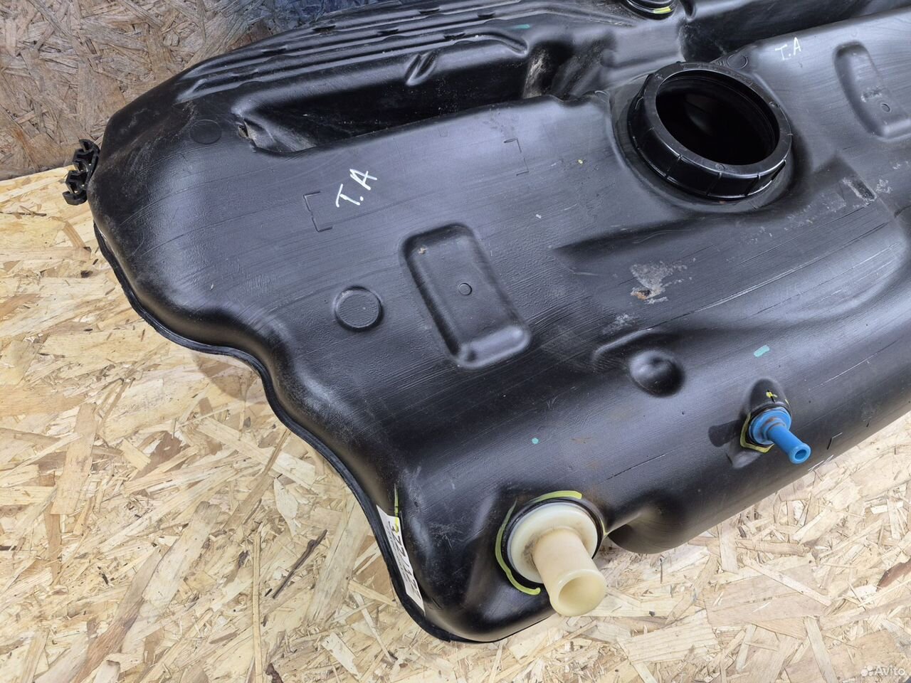 Бак топливный Toyota Avensis T250 — фото 6