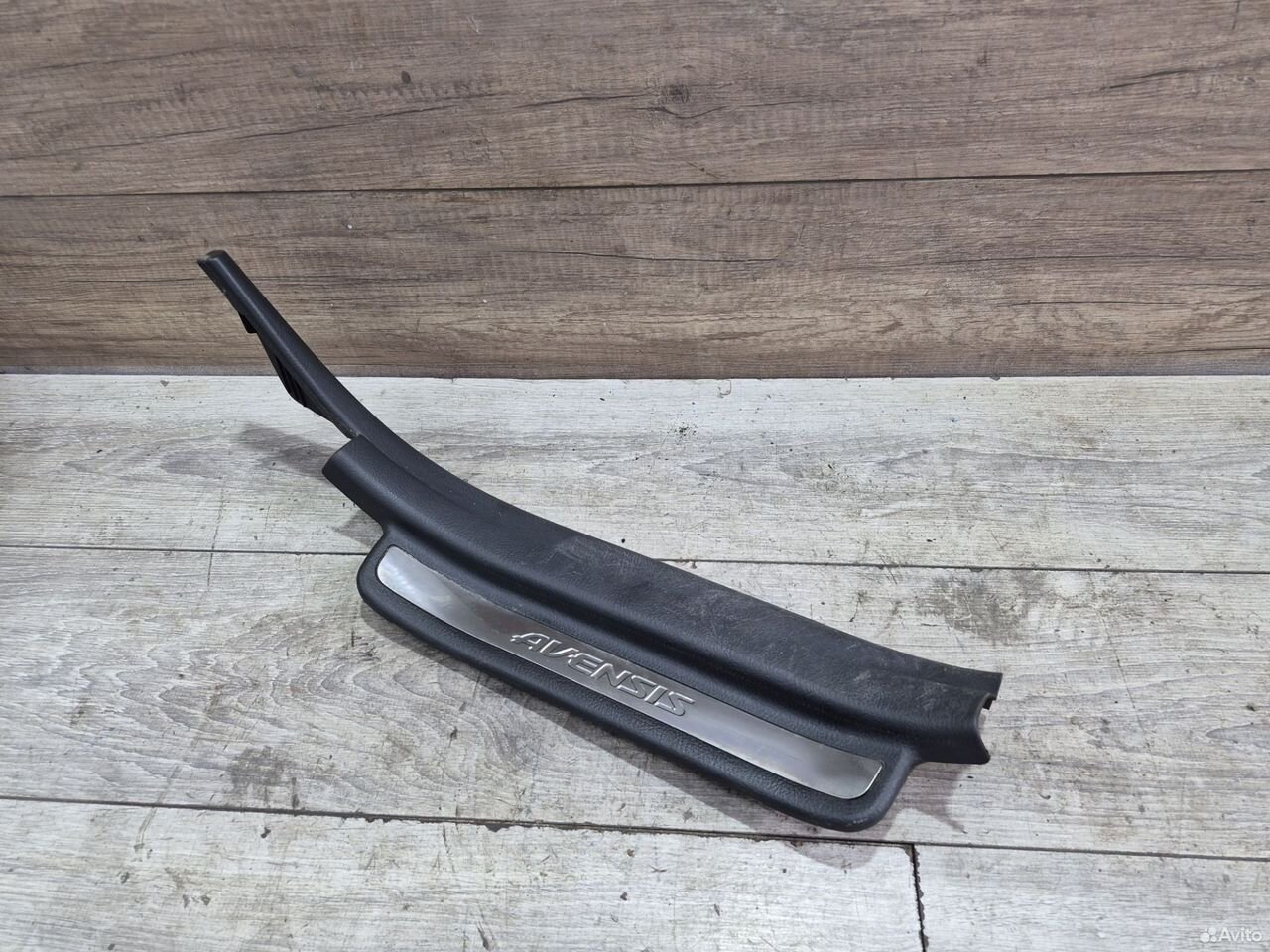 Накладка порога задняя правая Toyota Avensis T250