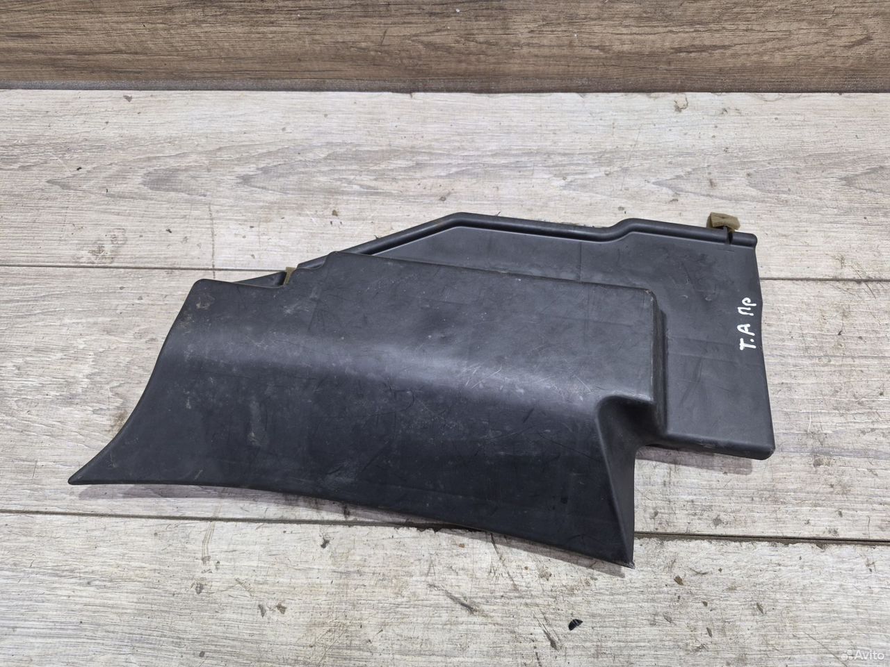 Накладка торпеды Toyota Avensis T250 55607-05010