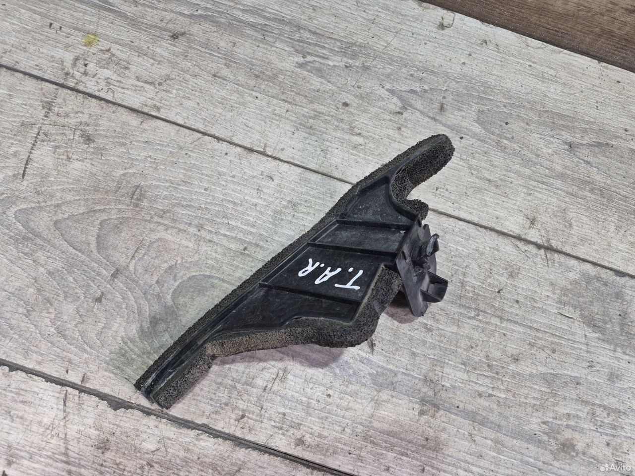 Пыльник правого крыла Toyota Avensis T250 — фото 2