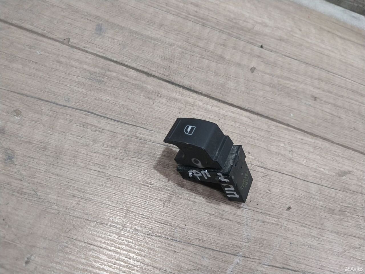 Кнопка стеклоподьемника VW Polo 5 7L6959855B