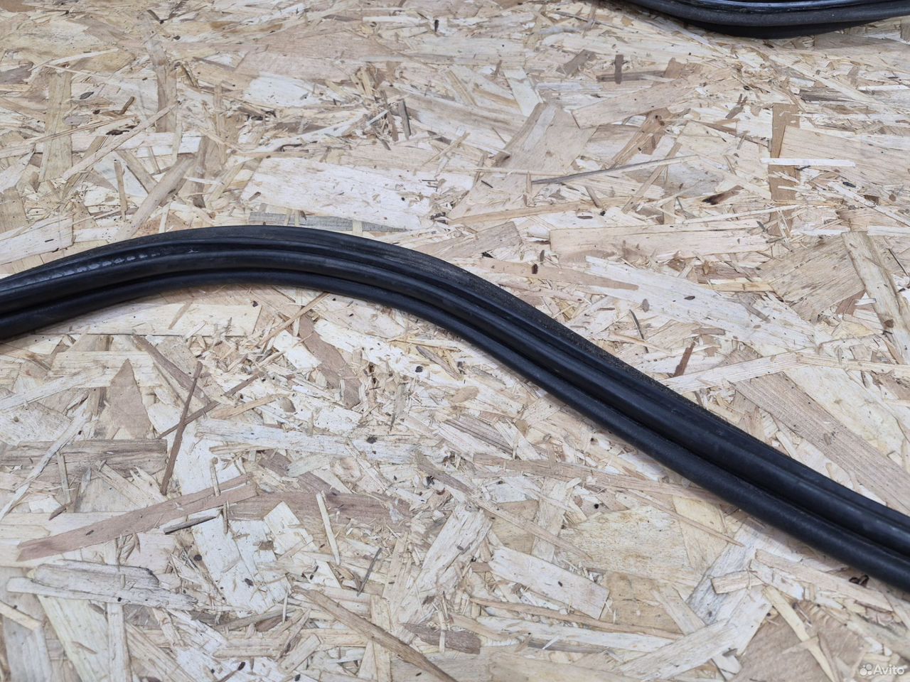 Уплотнитель багажника Skoda Superb 1 — фото 8