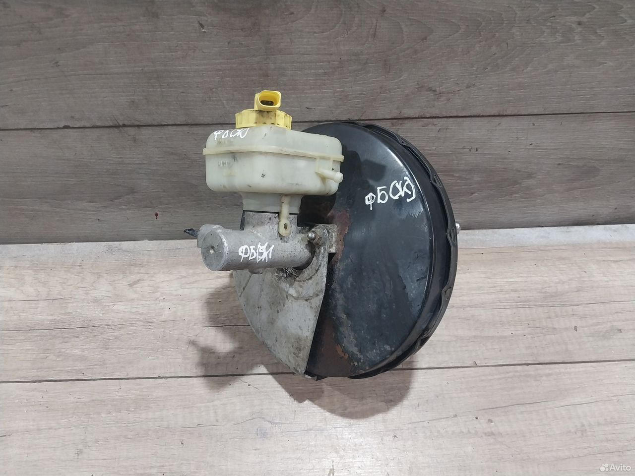 Вакуум тормозной всборе Volkswagen Golf 4 Skoda A4