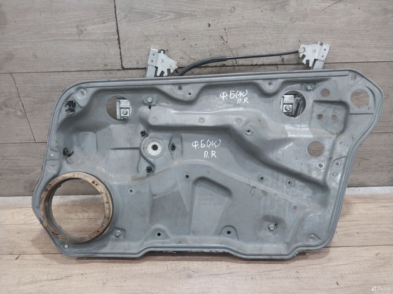 Стеклоподьемник передний правый Volkswagen Golf 4