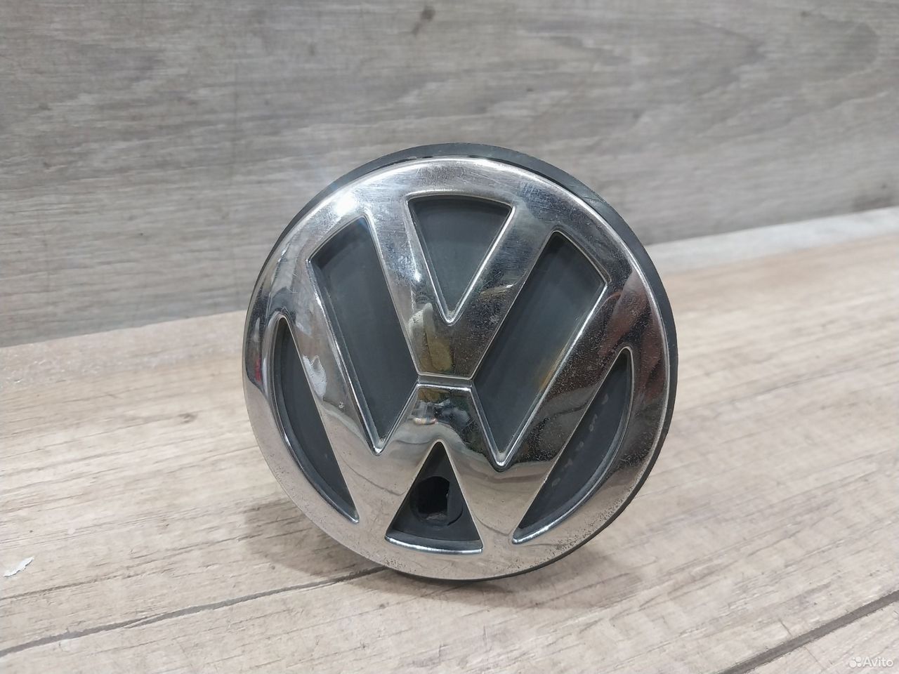 Эмблема крышки багажника Volkswagen Bora — фото 2