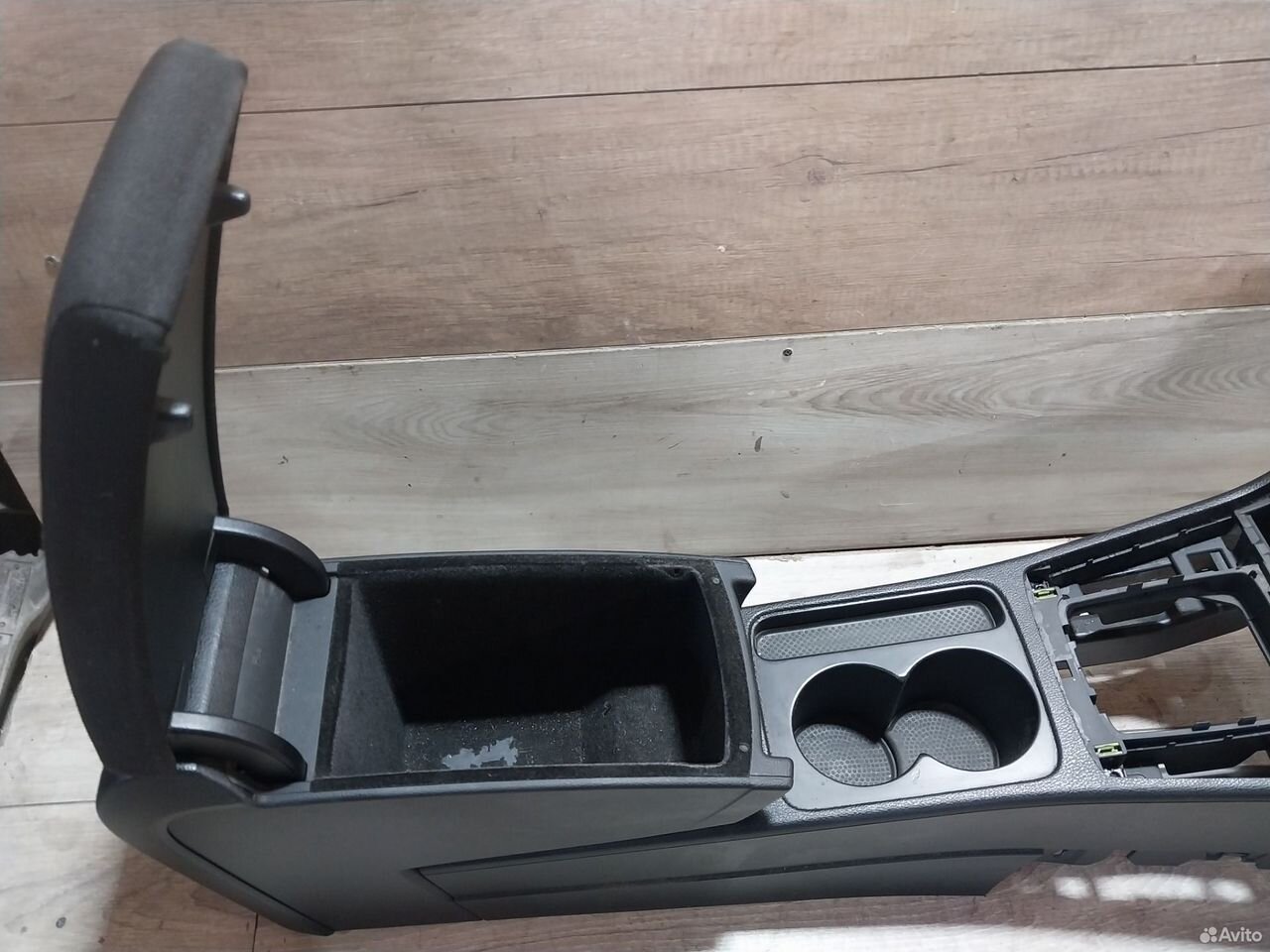 Подлокотник Volkswagen Passat B7 — фото 4