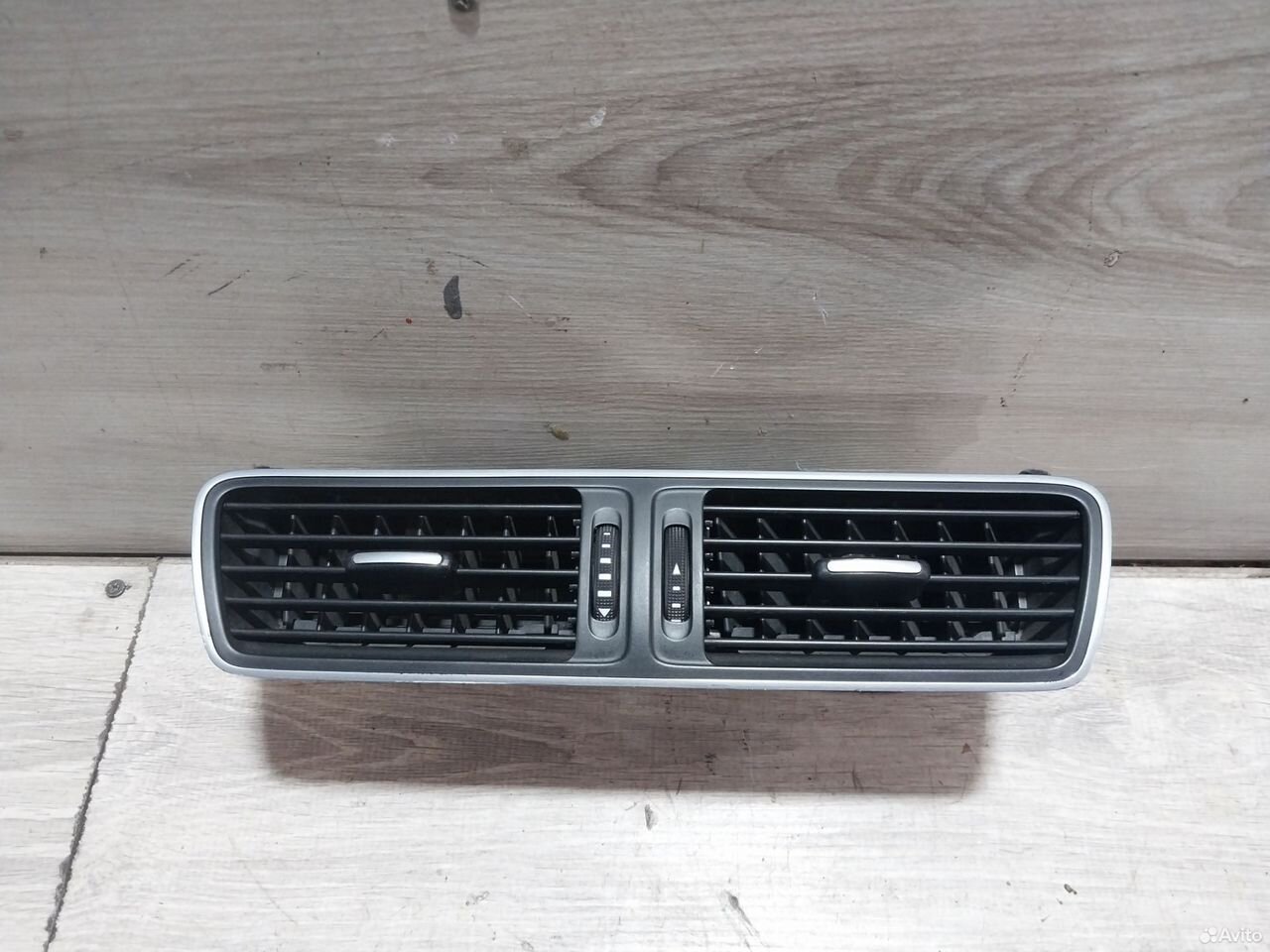 Дефлектор торпеды центральный Volkswagen Passat B7