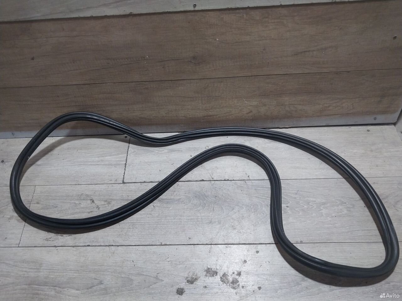 Уплотнитель крышки багажника VW Passat B5 GP седан