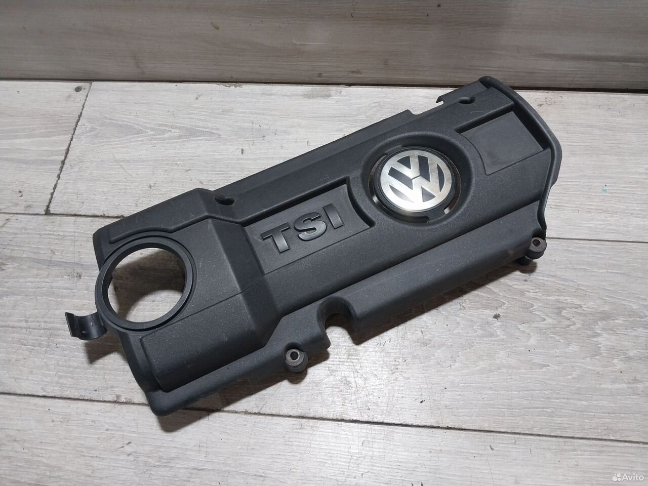 Крышка двигателя Volkswagen Passat B7 03C103925AM