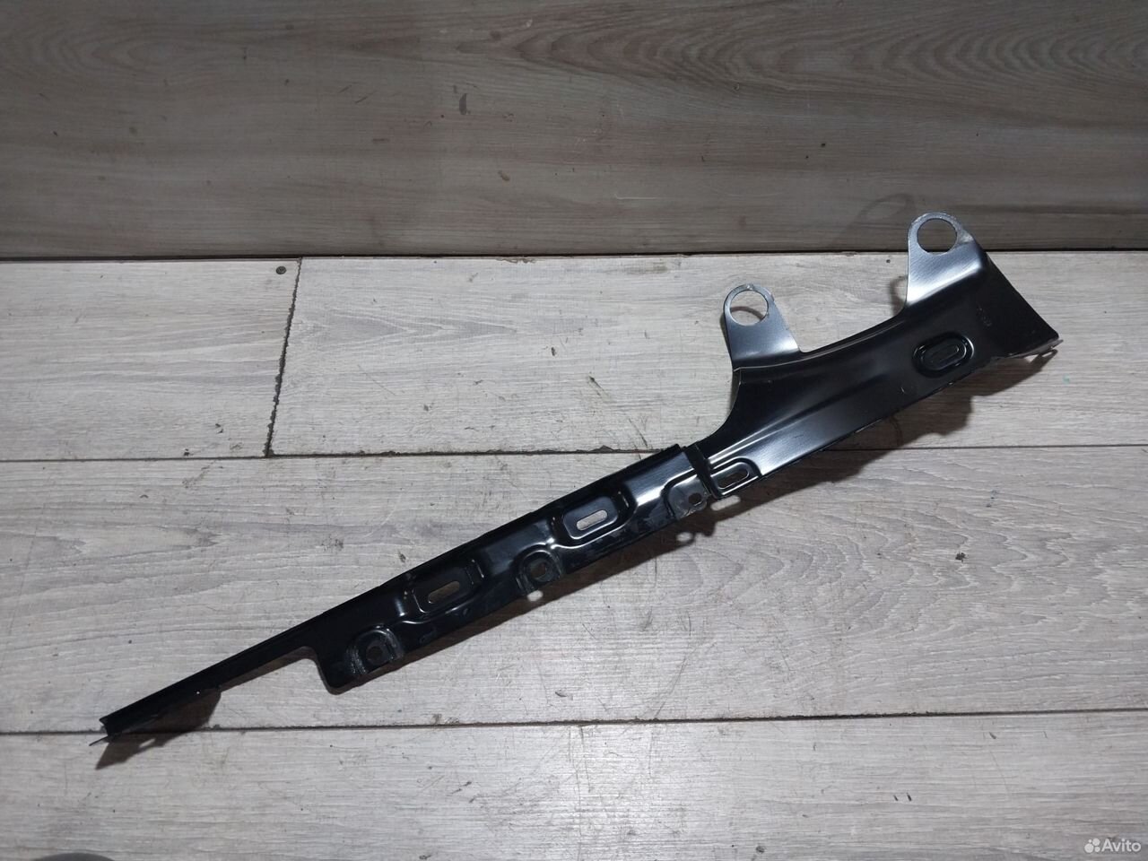 Кронштейн порога правый VW Passat B7 3C0853232C