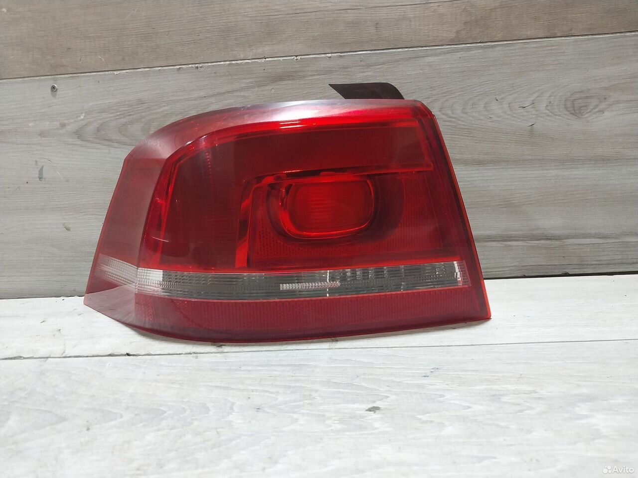 Фонарь левый Volkswagen Passat B7 3AE945095F