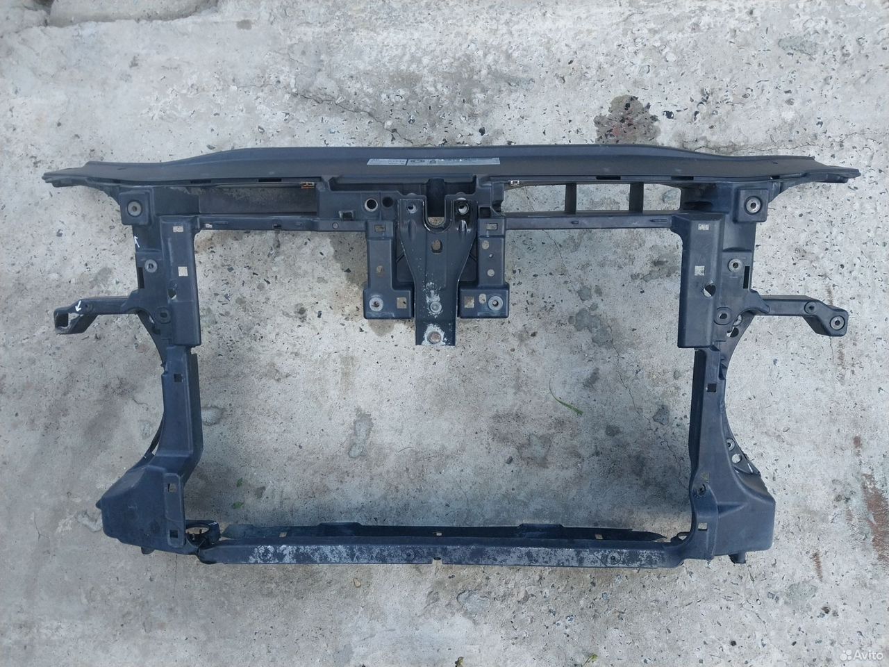 Передняя панель Volkswagen Passat B7 с дефектом