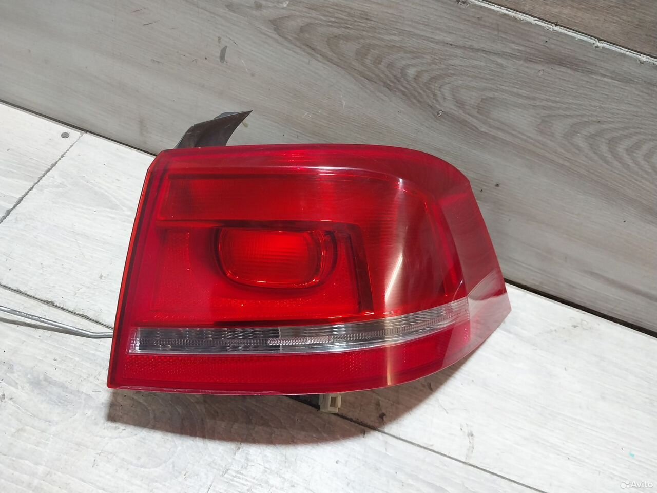 Фонарь правый Volkswagen Passat B7 3AE945096F