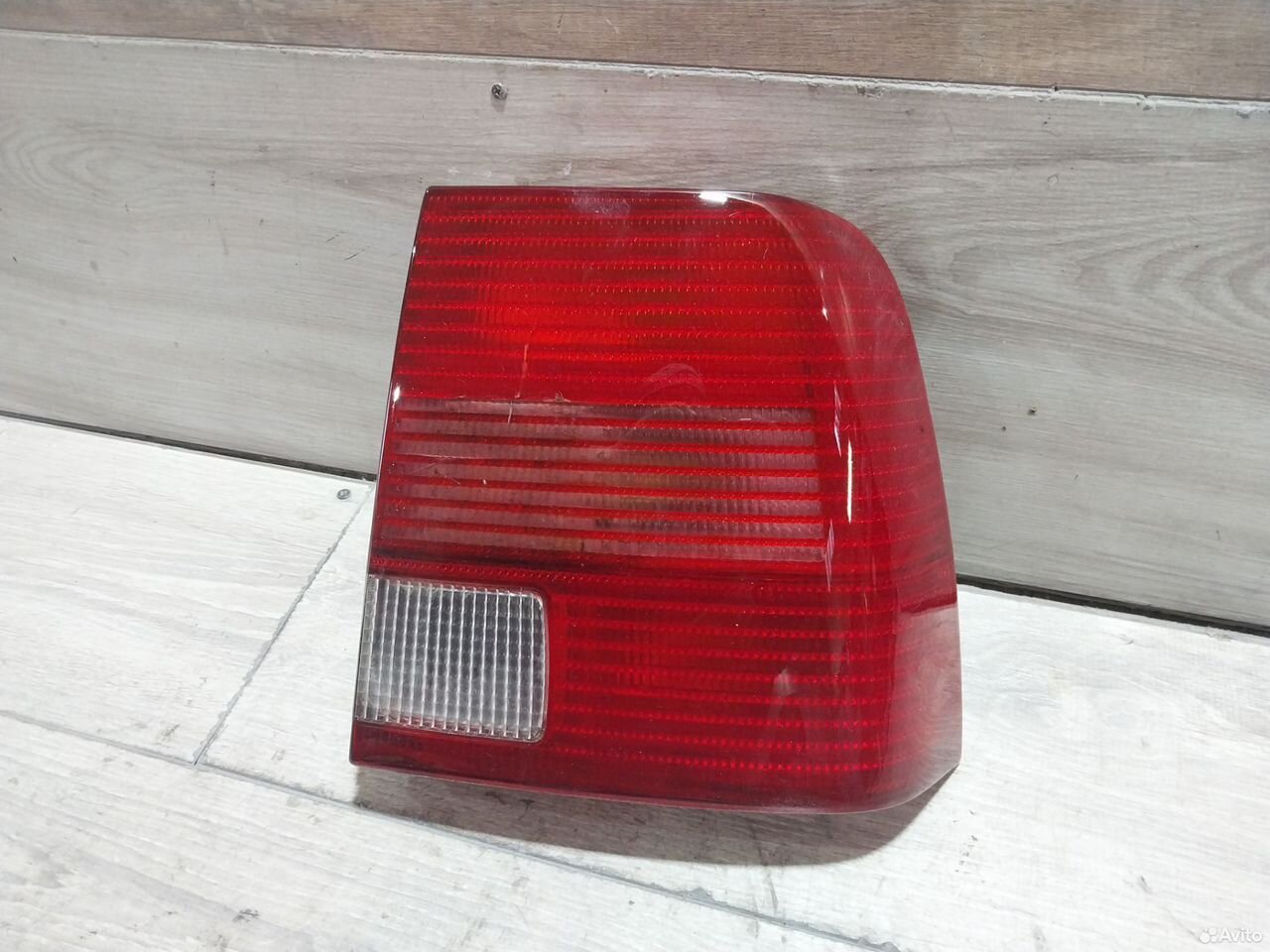 Фонарь правый Volkswagen Passat B5 с трещиной