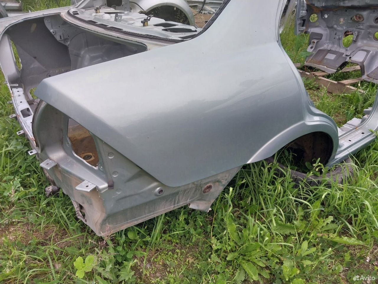 Крыло заднее правое Nissan Almera Classic