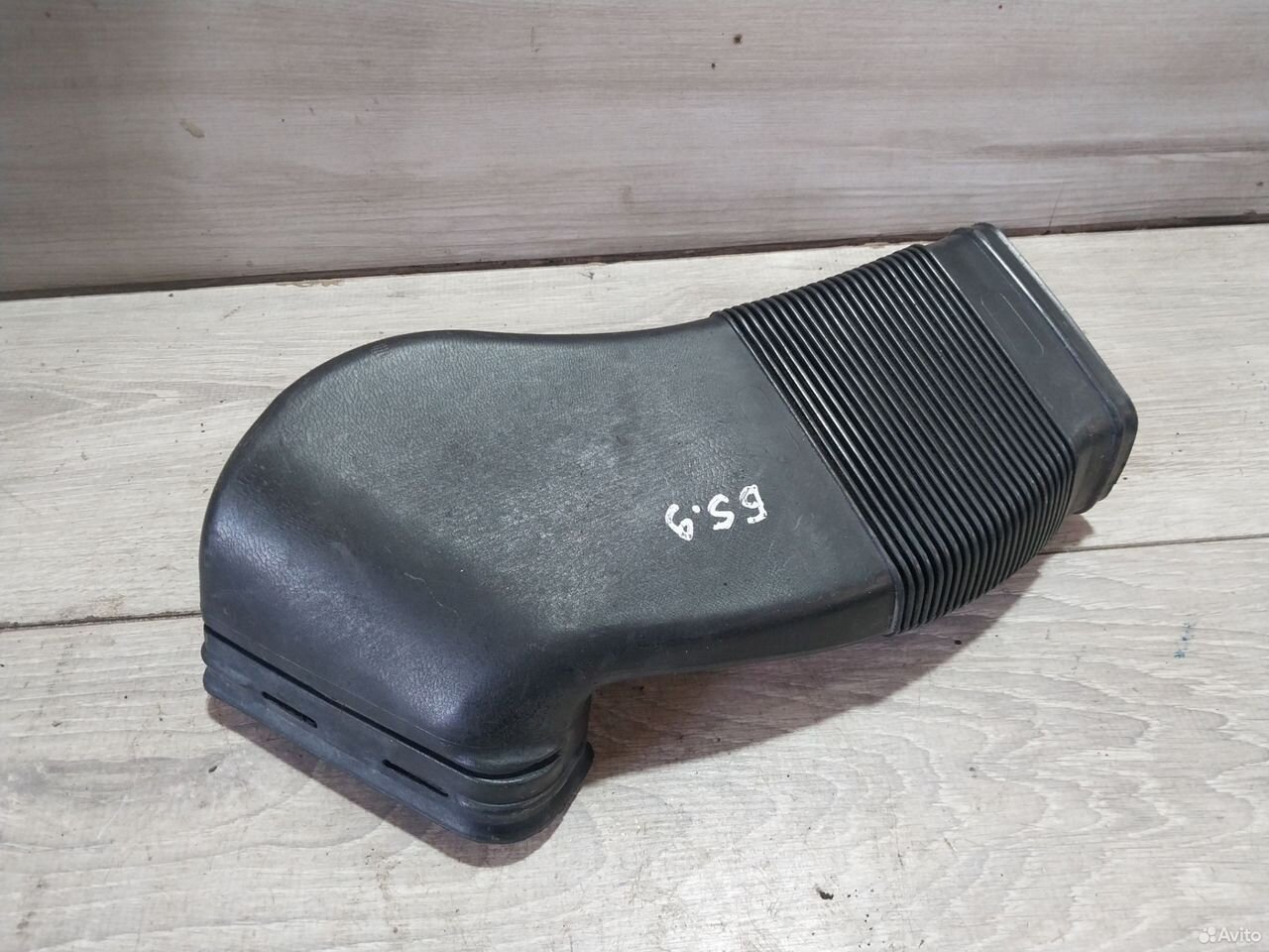 Патрубок воздушного фильтраVW Passat B5 8D0129617E