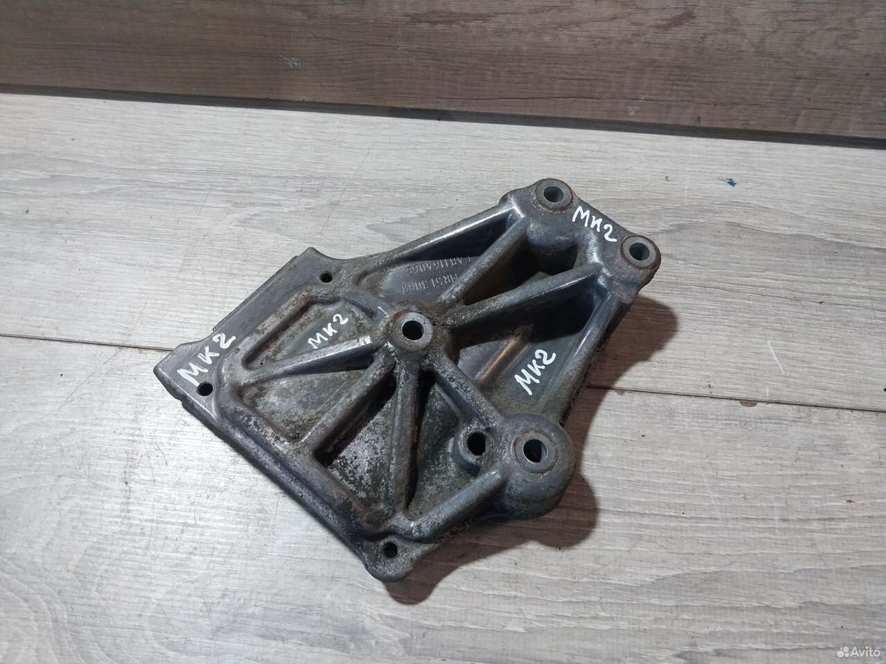 Кронштейн кондиционера Mitsubishi Carisma 1.8 4G93