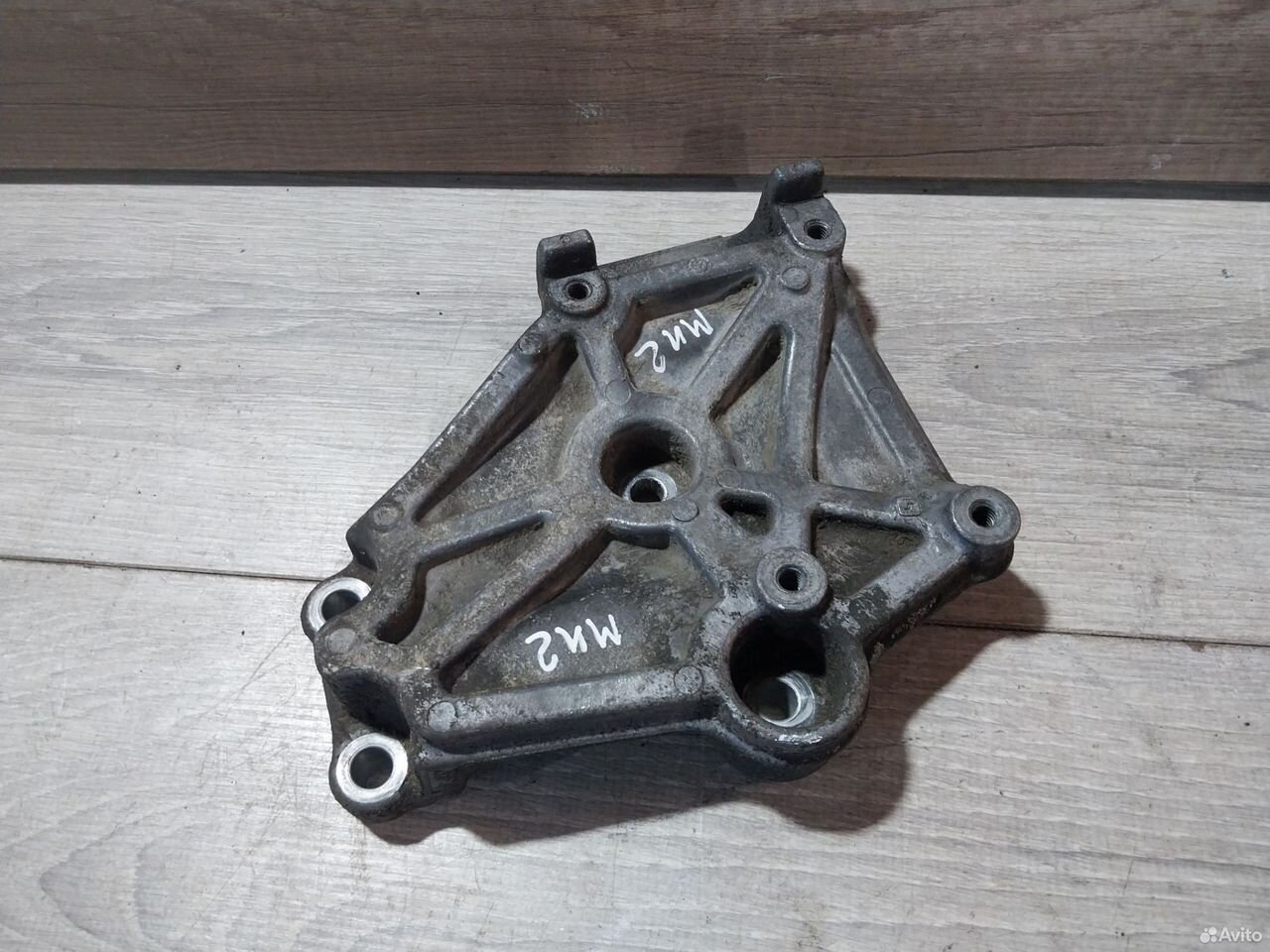 Кронштейн кондиционера Mitsubishi Carisma 1.8 4G93 — фото 4