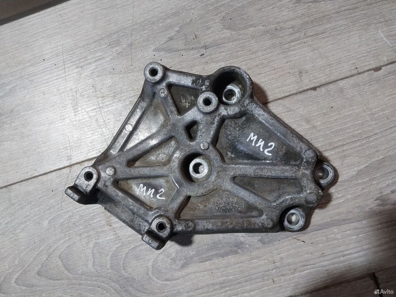 Кронштейн кондиционера Mitsubishi Carisma 1.8 4G93 — фото 6