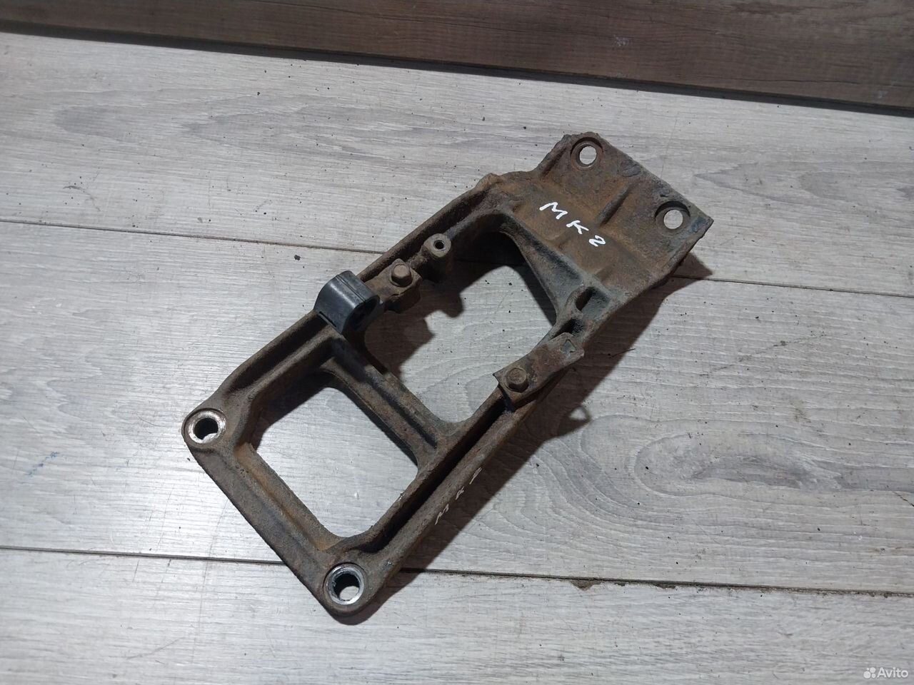 Кронштейн коллектора Mitsubishi Carisma 1.8 4G93