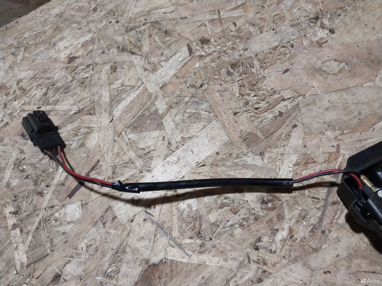 Замок крышки багажника Nissan Primera P12 — фото 2
