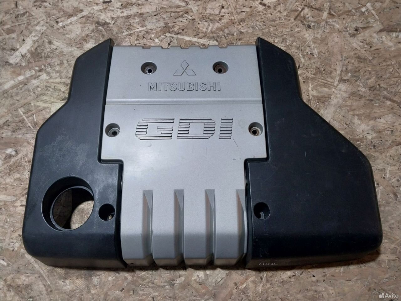 Крышка двигателя Mitsubishi Carisma 1.8 GDI