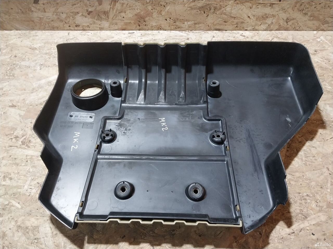 Крышка двигателя Mitsubishi Carisma 1.8 GDI — фото 6
