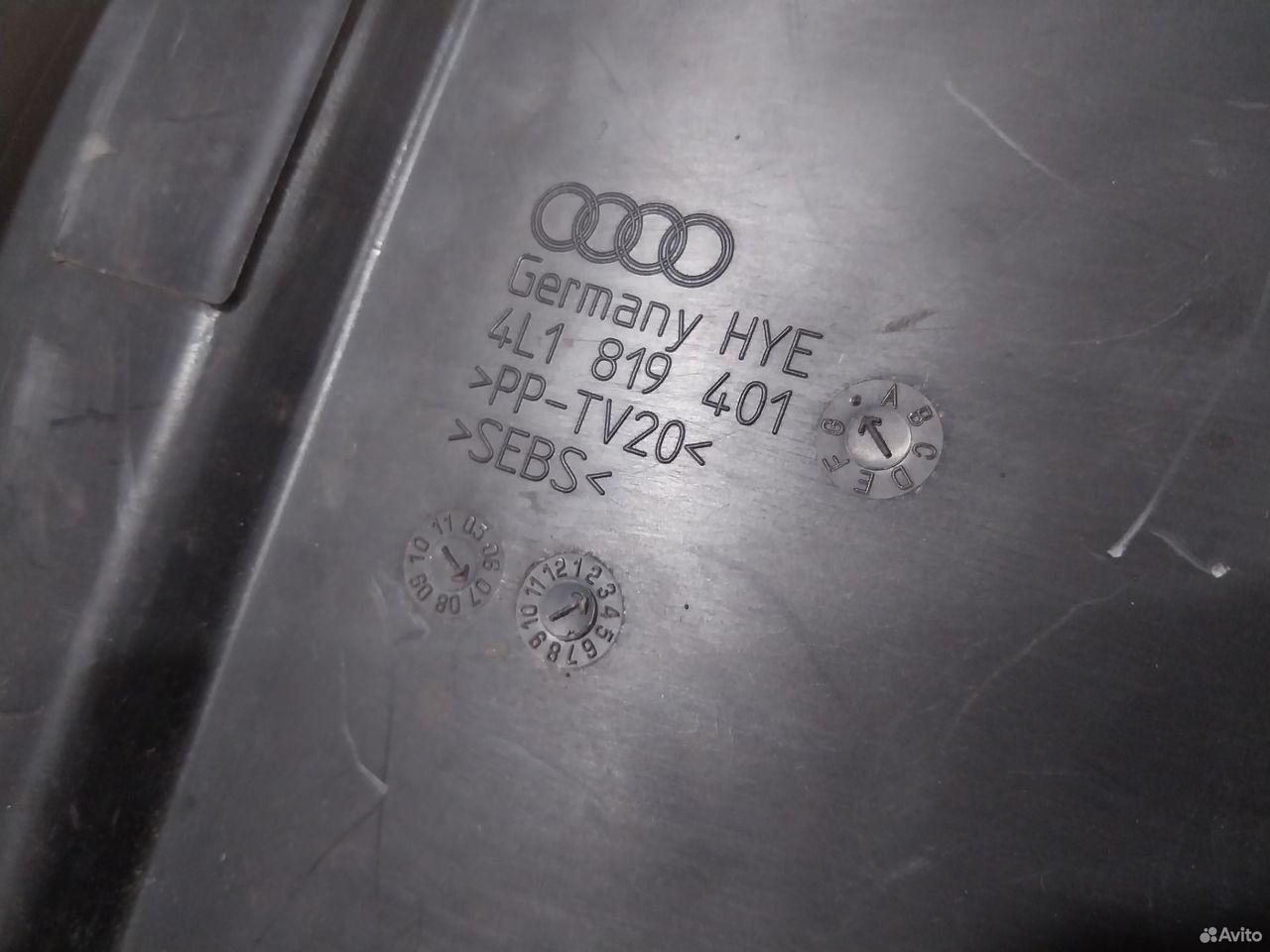 Жабо Audi Q7 4L 4L1819401 накладка под дворники — фото 10