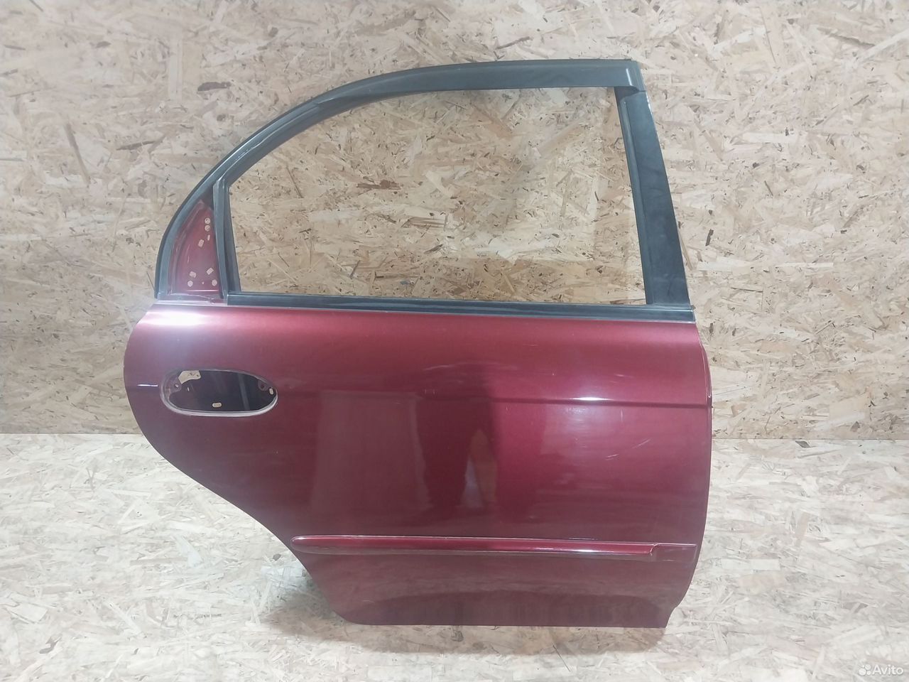 Дверь задняя правая Kia Spectra вишня