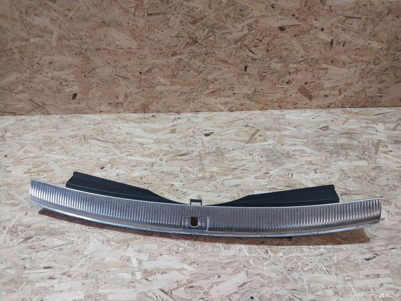 Накладка замка багажника Audi Q7 4L 4L0864483