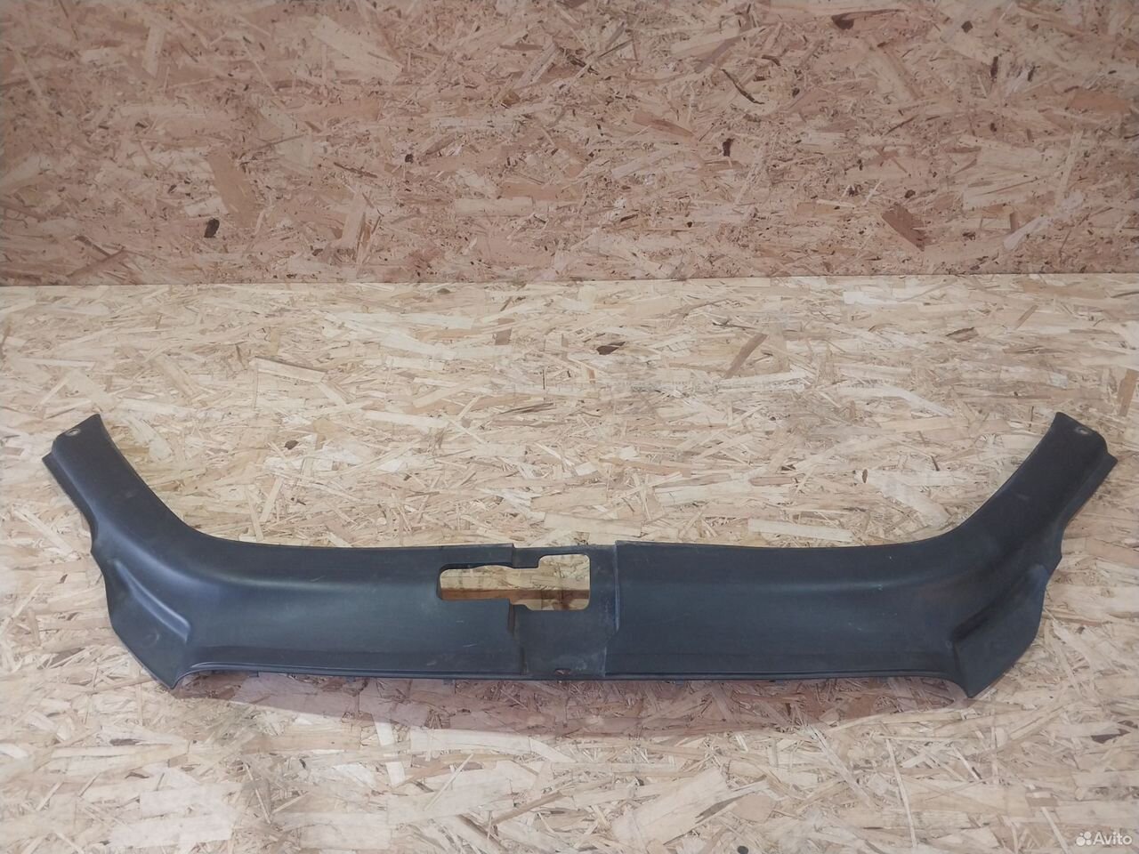 Накладка замка капота Audi Q7 4L 4L0807081