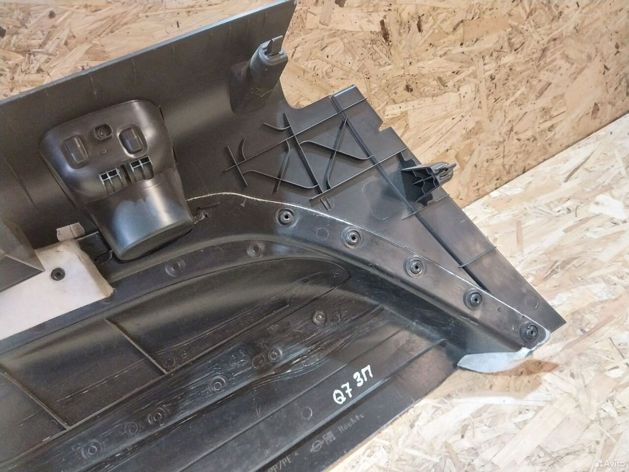 Обшивка багажника правая Audi Q7 4L 4L0863880S — фото 7