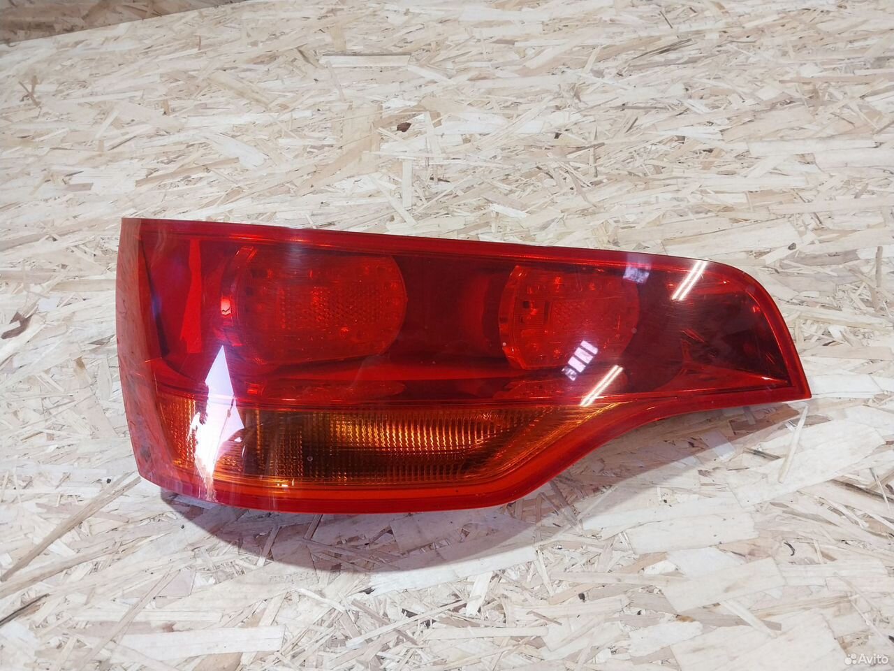 Фонарь левый Audi Q7 4L 4L0945093
