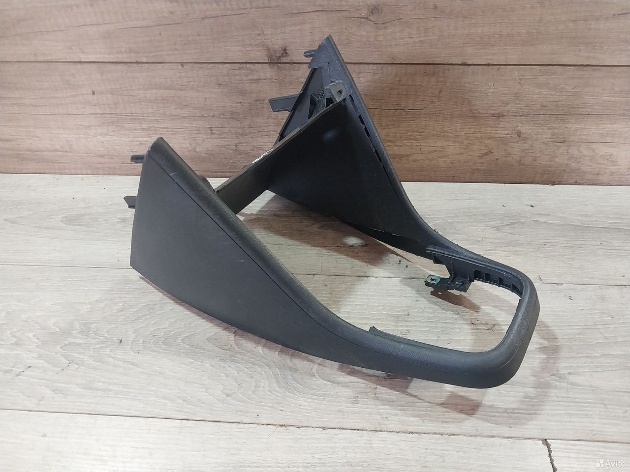 Центральная консоль Volkswagen Polo 6RU863680