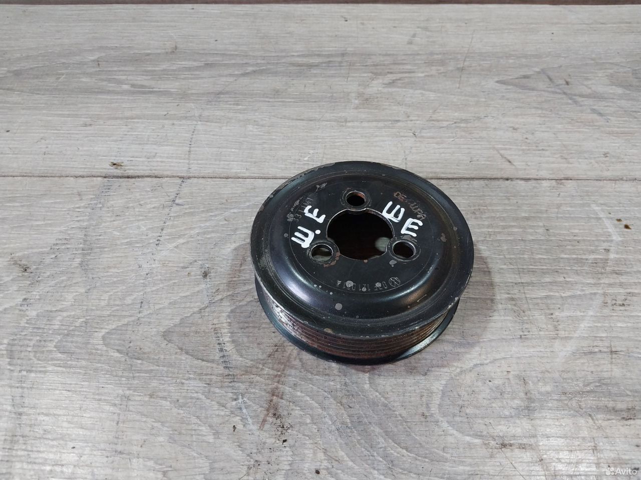 Шкив помпы Skoda Yeti 1.2 CBZ 03F121031A