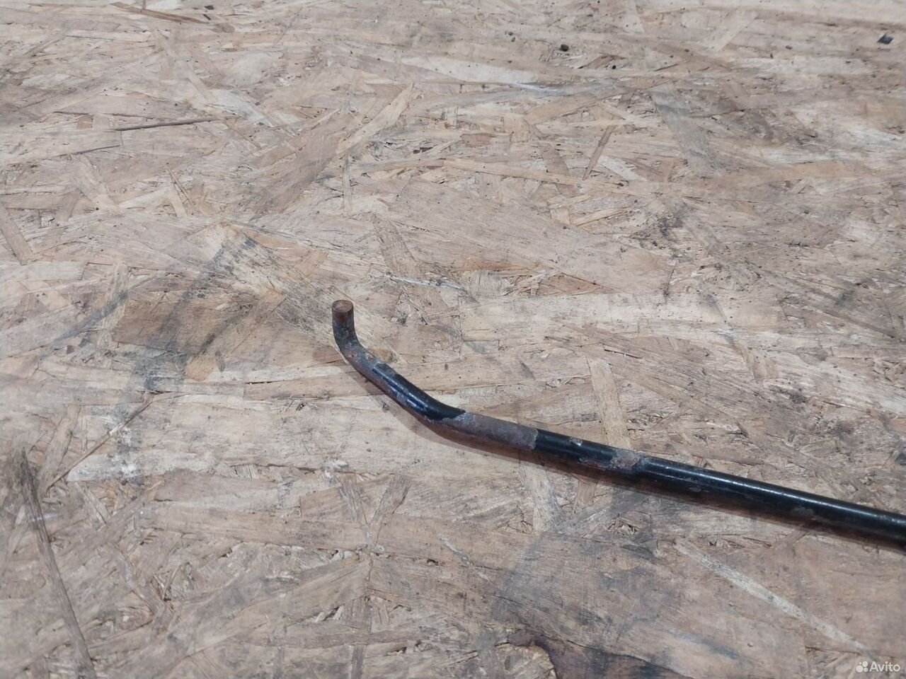 Упор капота Skoda Octavia Tour держатель капота — фото 4