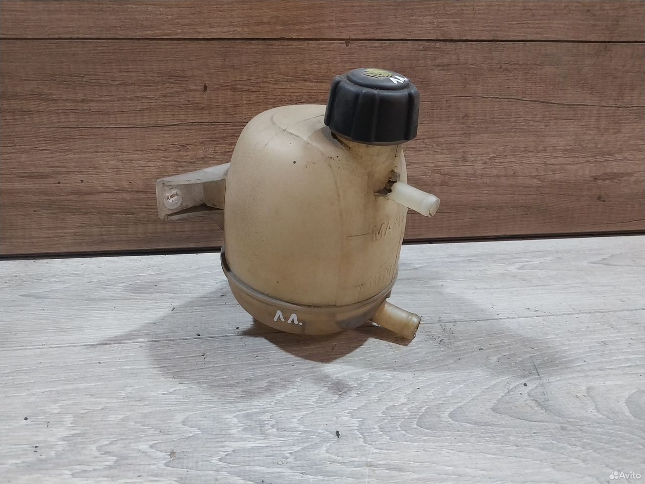 Расширительный бачок LADA Largus