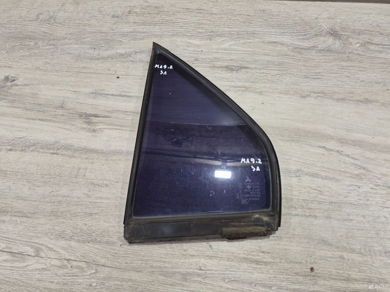 Форточка двери левая Mitsubishi Lancer 9
