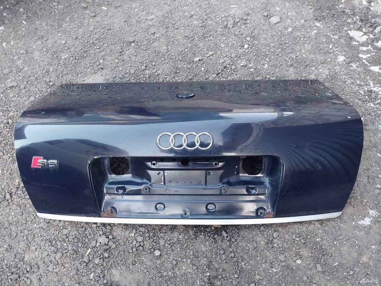 Крышка багажника Audi A6 C5 с дефектом