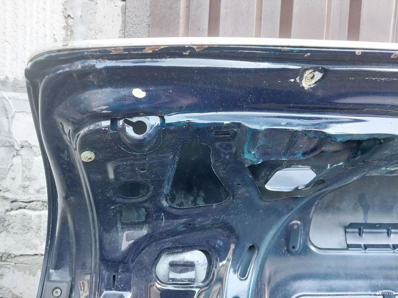 Крышка багажника Audi A6 C5 с дефектом — фото 8