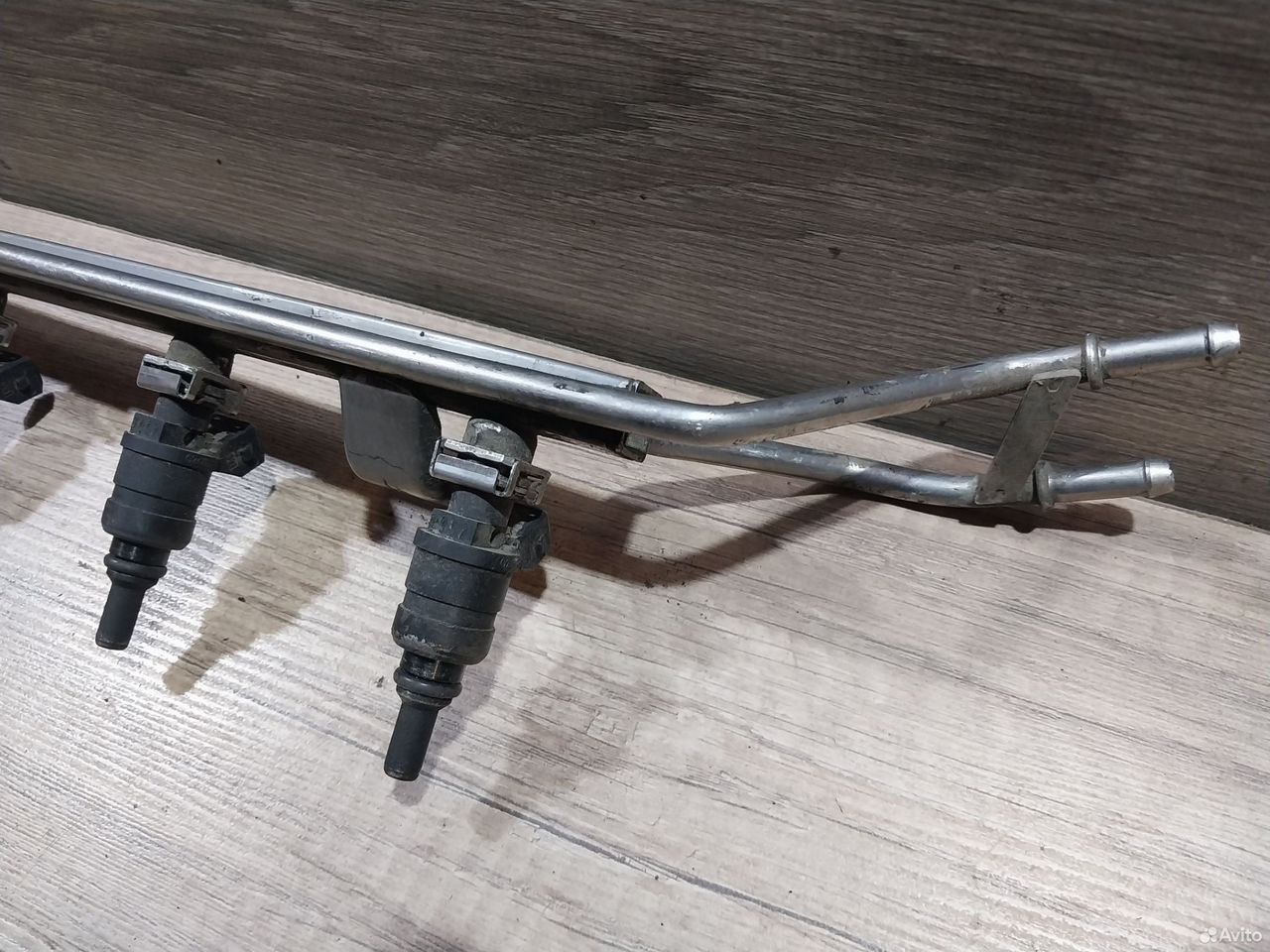 Топливная рампа Volkswagen Golf 4 форсунки 1.8 AGN — фото 2
