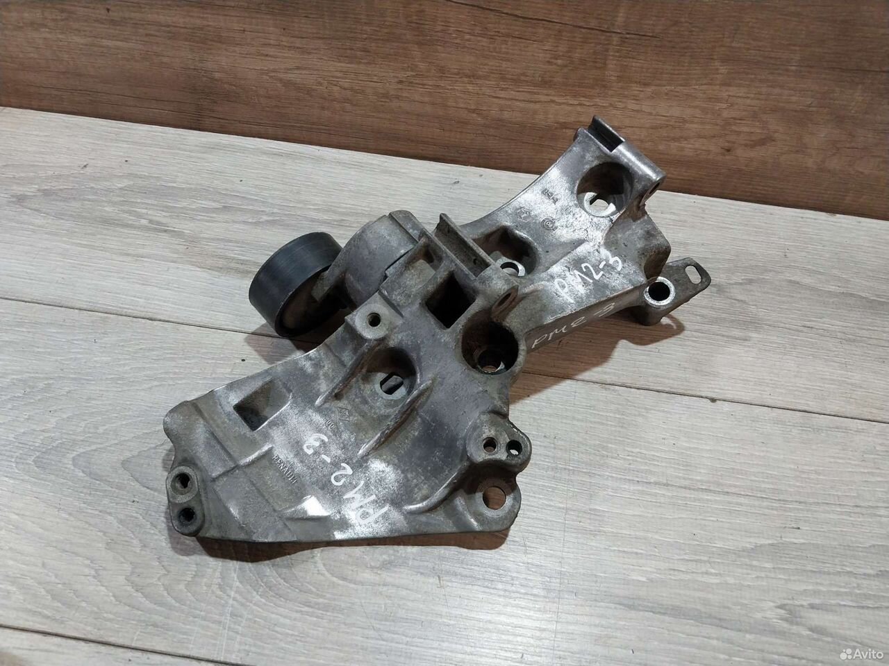 Кронштейн генератора Renault Megan 2 1.5 K9K