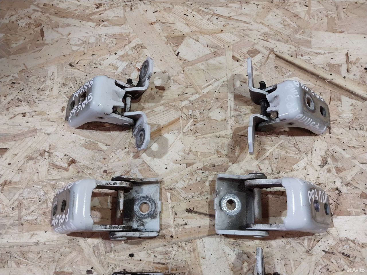 Петля двери Renault Fluence Renault Megan 3 — фото 2