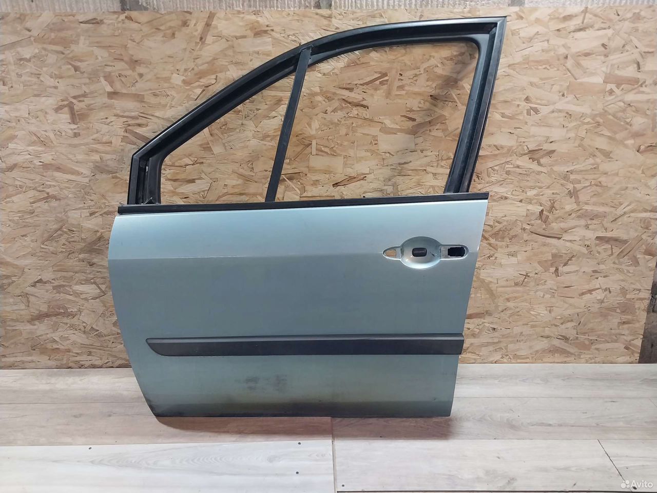 Дверь передняя левая Renault Scenic 2